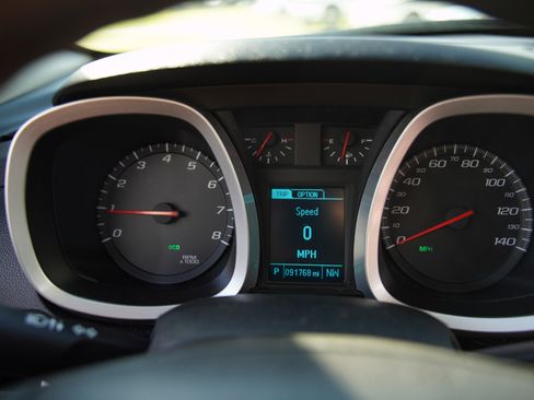 Used 2014 Chevrolet Equinox LS image 28