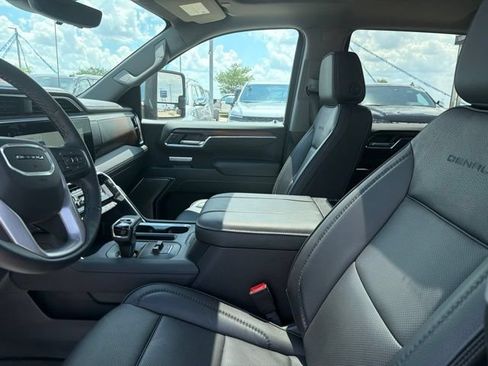 Used 2026 GMC Sierra 1500 Denali w/ Denali Reserve Package AWD/4WD image 14