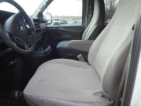 Used 2014 Chevrolet Express 3500 LT w/ LT Preferred Equipment Group image 10