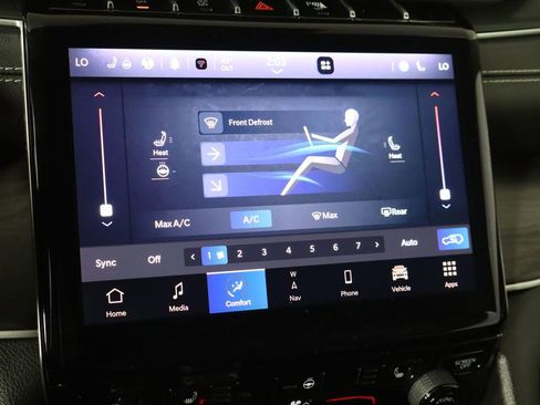 Used 2023 Jeep Grand Cherokee Limited w/ Black Appearance Package image 32