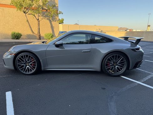 Used 2024 Porsche 911 Carrera 4S w/ Premium Package AWD/4WD image 16
