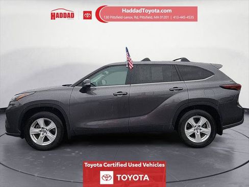 Certified 2024 Toyota Highlander LE AWD/4WD image 2