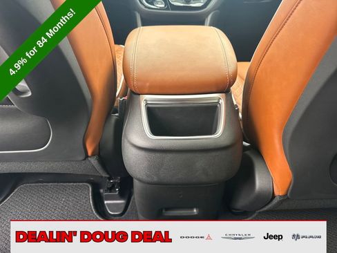 New 2026 Chrysler Pacifica Pinnacle image 10