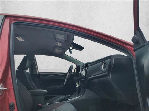 Used 2017 Toyota Corolla LE image 15