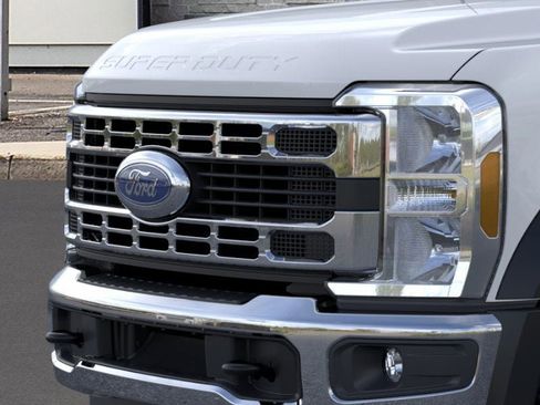 New 2025 Ford F550 XL image 17