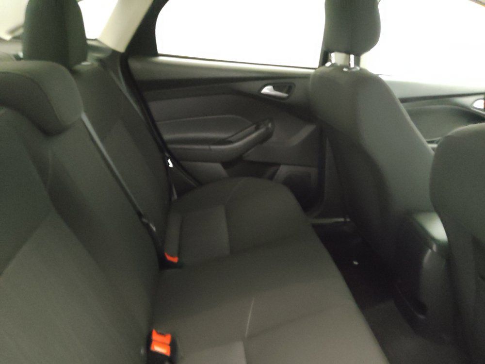Used 2018 Ford Focus SE FWD image 19