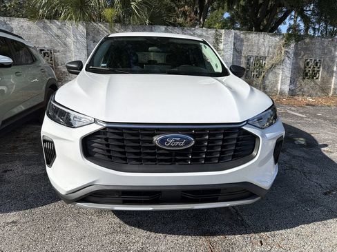 Used 2026 Ford Escape Active w/ Tech Pack #1 FWD image 1