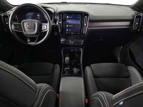 Certified 2025 Volvo XC40 B5 Plus image 16