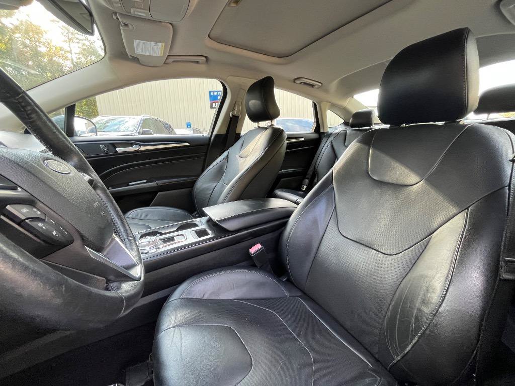 Used 2019 Ford Fusion Titanium AWD/4WD image 12