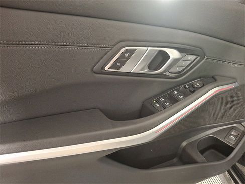 Used 2020 BMW 330i xDrive Sedan w/ Convenience Package image 15