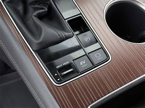 Certified 2024 Toyota Sienna LE image 29