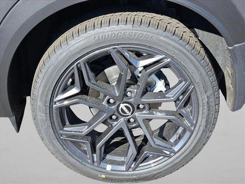 New 2026 Nissan Kicks SR image 9