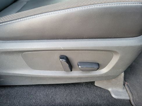 Used 2022 Nissan Pathfinder SL w/ SL Premium Package FWD image 29