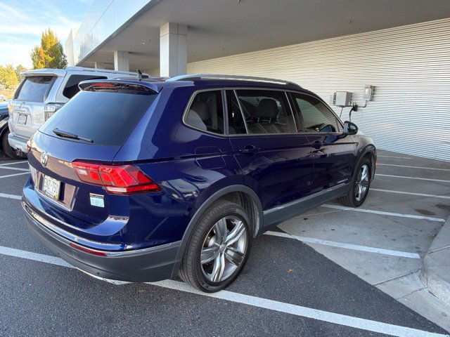 Used 2021 Volkswagen Tiguan SEL w/ 2-Row Tiguan MDO Package AWD/4WD image 3