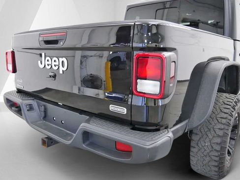 Used 2023 Jeep Gladiator Overland AWD/4WD image 35