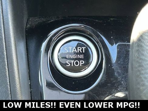 Used 2022 Nissan Versa SV w/ Trunk Package image 24