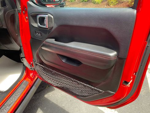 Used 2018 Jeep Wrangler Unlimited Rubicon AWD/4WD image 37