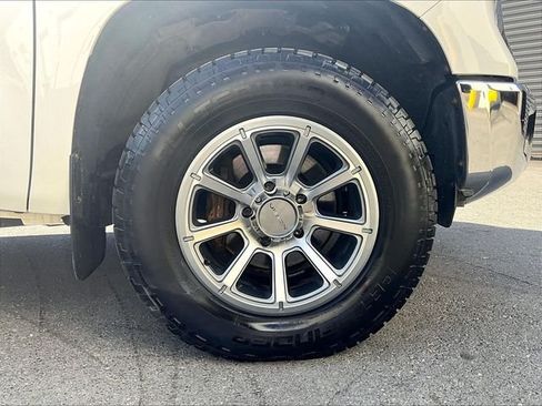 Used 2020 Toyota Tundra SR5 w/ SR5 Upgrade Package AWD/4WD image 9