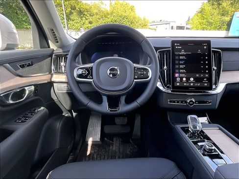 New 2026 Volvo XC90 B5 Plus w/ Protection Package AWD/4WD image 15