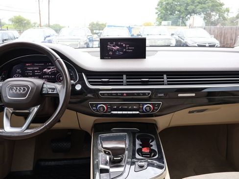 Used 2017 Audi Q7 3.0T Premium Plus w/ Premium Plus Package AWD/4WD image 25