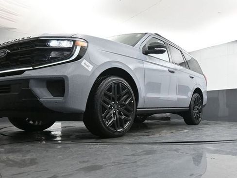 New 2026 Ford Expedition Platinum w/ Stealth Performance Package image 26