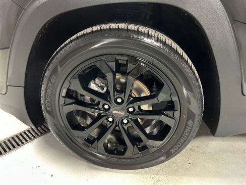 Used 2022 GMC Terrain SLT w/ Infotainment Package II image 9