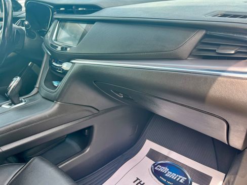 Used 2018 Cadillac XT5 Luxury w/ Driver Awareness Package FWD image 18