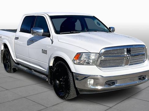 Used 2018 RAM 1500 SLT image 2