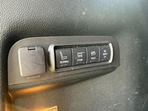 Used 2019 Ford Explorer Limited w/ Class III Trailer Tow Package FWD image 11