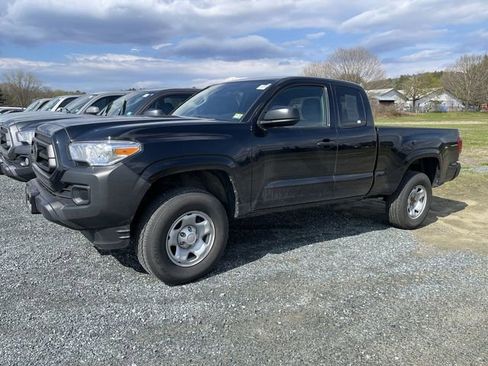 Used 2023 Toyota Tacoma SR AWD/4WD image 2