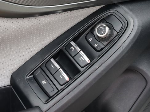 Used 2023 Subaru Crosstrek 2.5i Limited w/ Popular Package #3 image 14