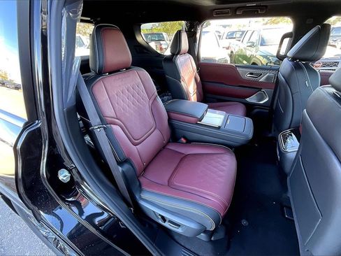 New 2026 INFINITI QX80 Autograph w/ Premium Cargo Package image 10