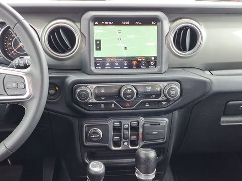 Used 2023 Jeep Wrangler Sahara image 25