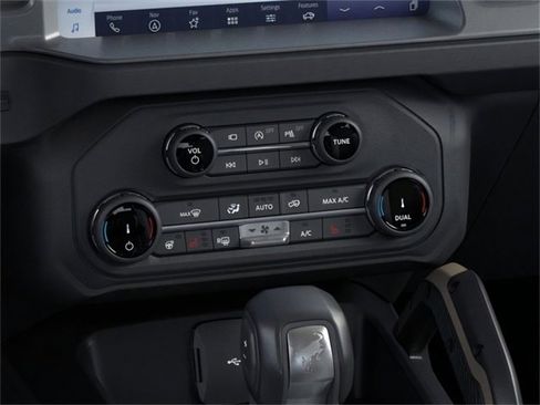 New 2025 Ford Bronco Badlands image 16