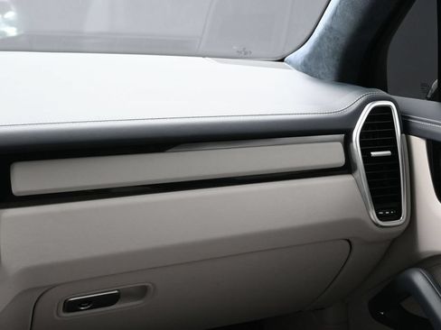 Certified 2023 Porsche Cayenne GTS AWD/4WD image 23