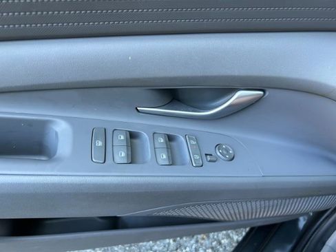 Used 2024 Hyundai Elantra SEL FWD image 17