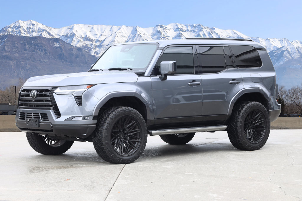Used 2026 Lexus GX 550 w/ Cold Area Package AWD/4WD image 2