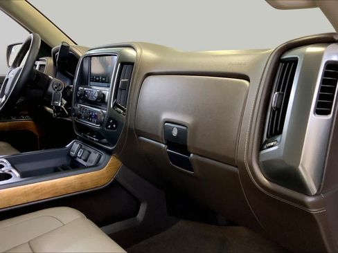 Used 2018 Chevrolet Silverado 1500 LTZ AWD/4WD image 18