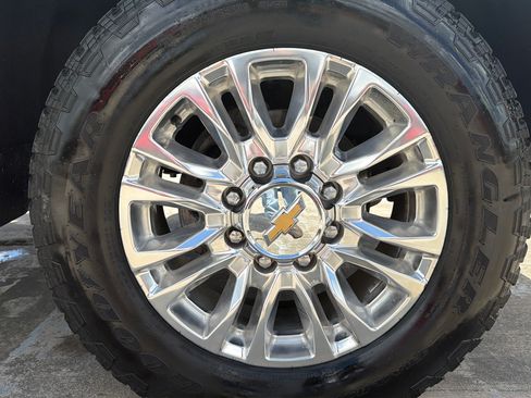 Used 2022 Chevrolet Silverado 2500 High Country w/ LPO, Dark Essentials Package AWD/4WD image 39