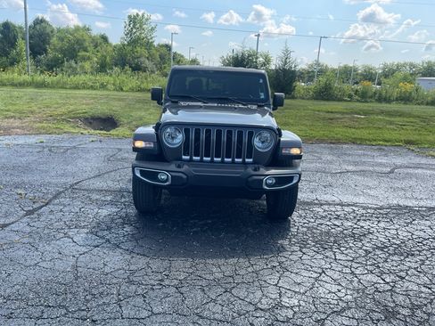 Used 2020 Jeep Gladiator Overland w/ Popular Equipment Package AWD/4WD image 9