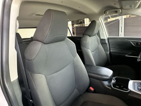 Used 2025 Toyota RAV4 LE AWD/4WD image 27