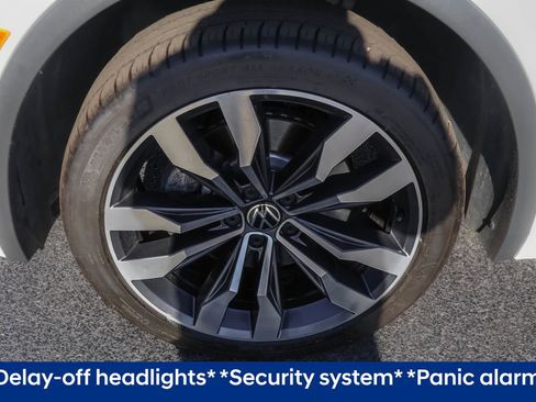 Certified 2022 Volkswagen Tiguan SEL R-Line image 14