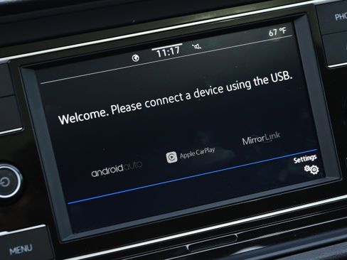 Used 2023 Volkswagen Jetta SE w/ Panoramic Sunroof Package image 16