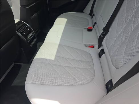 Certified 2024 BMW X5 xDrive40i w/ M Sport Package AWD/4WD image 13