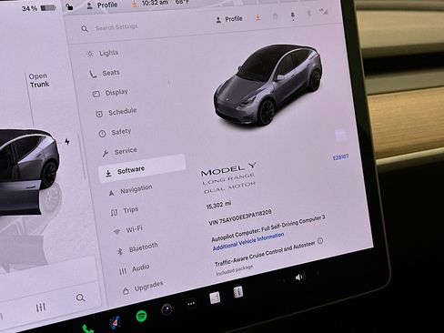 Used 2023 Tesla Model Y Long Range AWD/4WD image 18