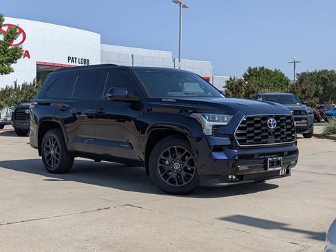 Used 2023 Toyota Sequoia Platinum AWD/4WD image 2