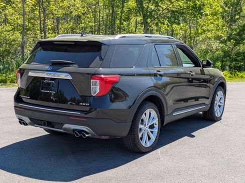Certified 2023 Ford Explorer Platinum w/ Technology Package AWD/4WD image 3
