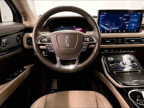 Used 2022 Lincoln Nautilus Reserve w/ Equipment Group 201A FWD image 6