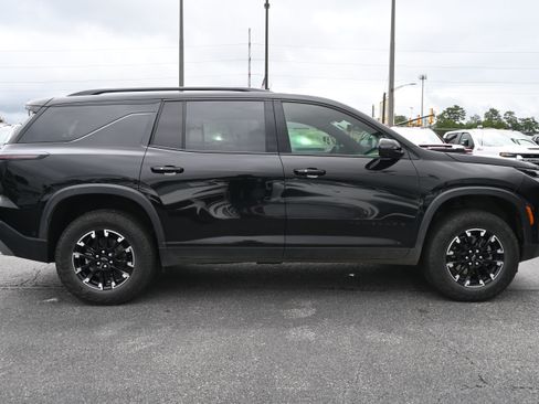 Used 2024 Chevrolet Traverse Z71 w/ Enhanced Driving Package AWD/4WD image 11