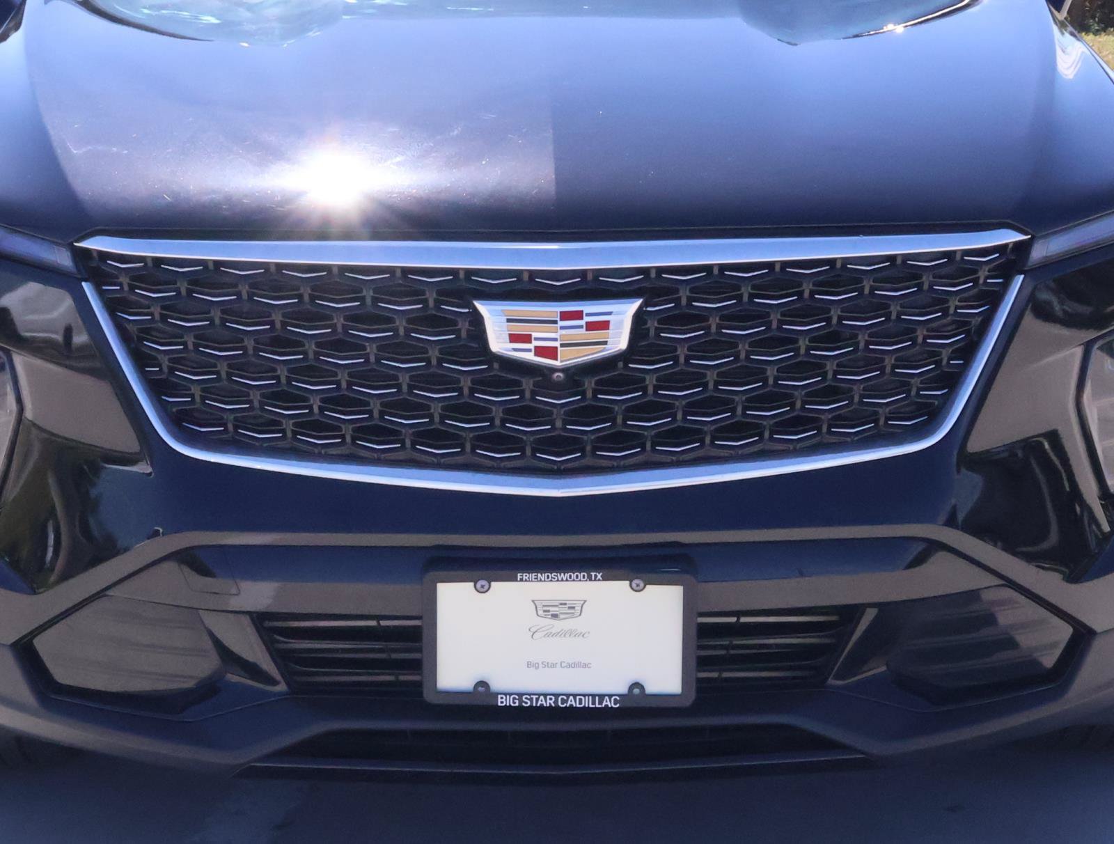 Used 2025 Cadillac XT4 Premium Luxury w/ Technology Package FWD image 8